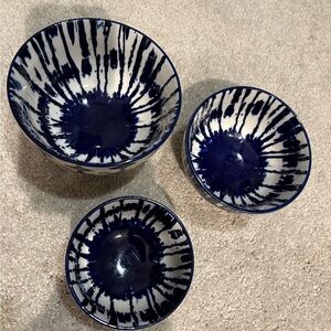 Elegant Blue and White Ceramic Bowl Set